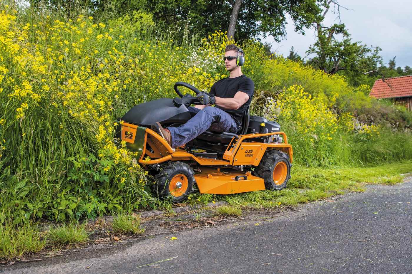 AS-Motor AS 900 Enduro Aufsitzmäher 90 cm Schnittbreite Briggs & Stratton V-Twin Motor Hydrostat Differentialsperre Hochgrasmäher